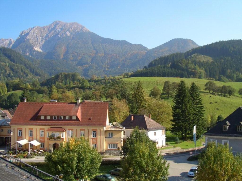 Gaestehaus Zur Post - Heritage Inn Spital Am Pyhrn Exterior photo